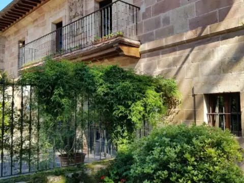 Edificio en Barrio de la Plaza