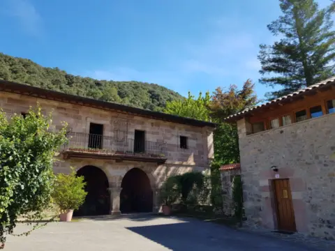 Edificio en Barrio de la Plaza