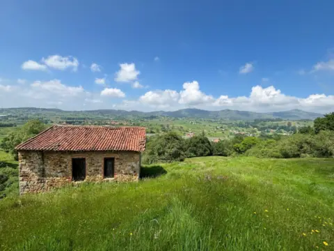 Casa rústica en Barrio de Arenal Lio las Fluentes