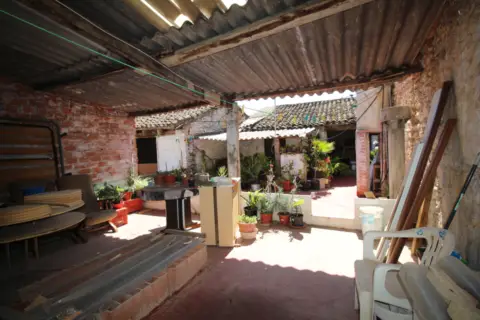 Casa en calle Cerca Metro