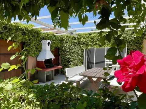 Casa en calle Arturo Lerga, nº 13