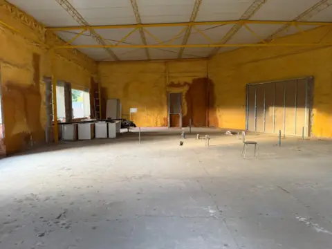 Local comercial en Avenida del Carrascal, 1