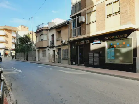 Local comercial en Avenida del Carril