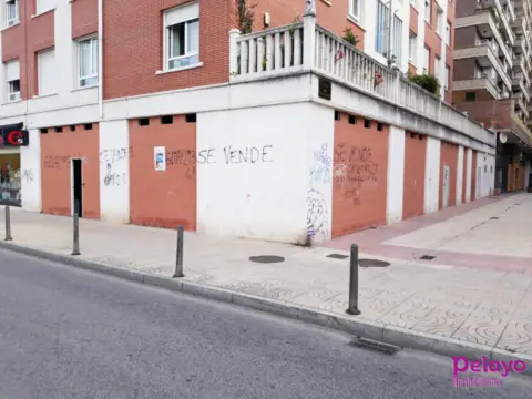 Local comercial en calle del Escultor Teodoro Calderón