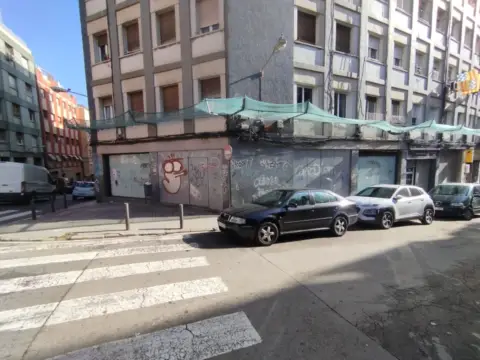 Local comercial en Carrer de Cuba, 35