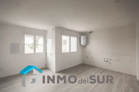 Piso en calle Rosalía de Castro