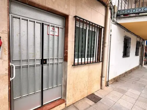 Local comercial en calle de José Pena y Aguayo