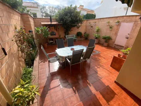 Casa pareada en Nueva Atalaya