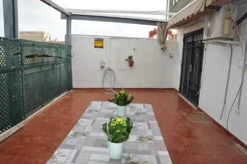 Ático en calle del Poeta Navarro Cabanes, 11