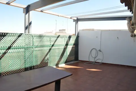 Ático en calle del Poeta Navarro Cabanes, 11