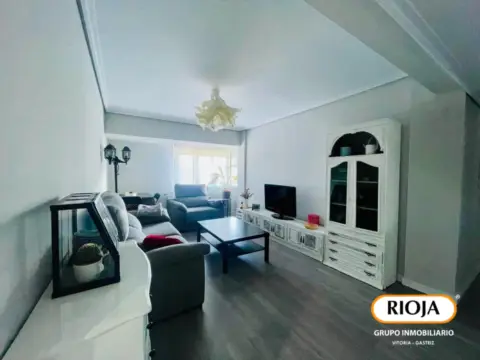 Piso en San Martin Abendañokoaren Plaza