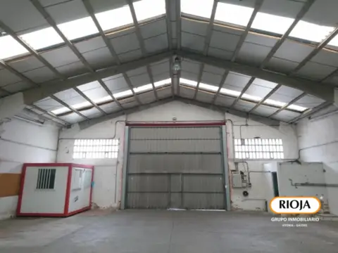 Nave comercial en Oreitiasolo Pasabidea