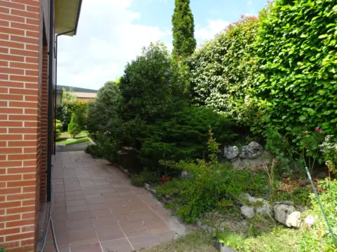 Chalet unifamiliar en calle de Subilla