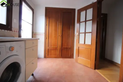 Piso en calle de Jacinto Benavente, 27