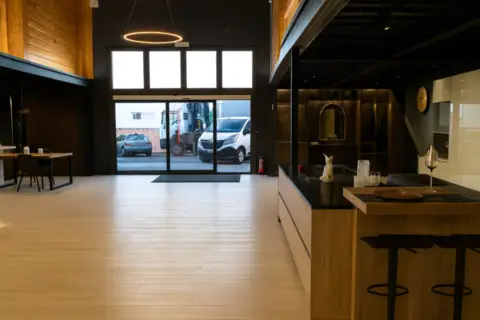 Nave industrial en calle de Juan de Herrera