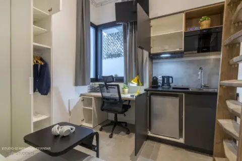 Estudio en calle de los Hermanos Villalonga, 36