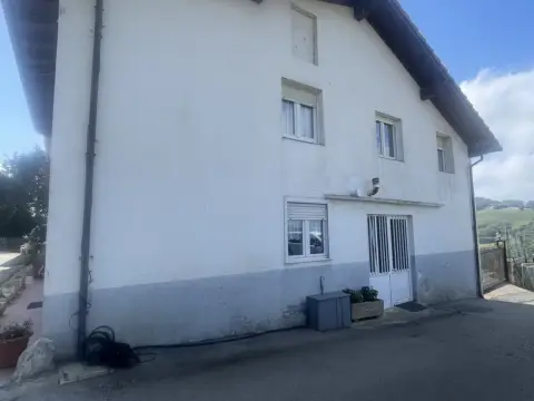 Casa pareada en calle Cabañon