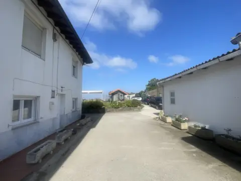 Casa pareada en calle Cabañon