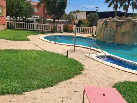 Chalet adosado en Avinguda de Sevilla, 2