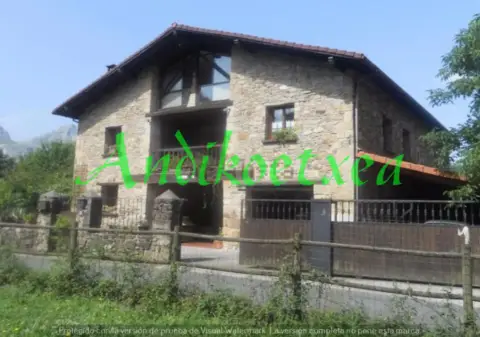 Casa en calle Muntxaratz