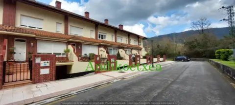 Chalet adosado en Igorre