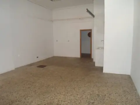 Local comercial en Alejandro San Martín Doktorearen Kalea