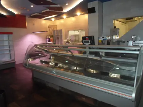 Local comercial en calle de Etxaburua