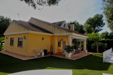 Chalet en calle Urbanización Charca, nº S/N