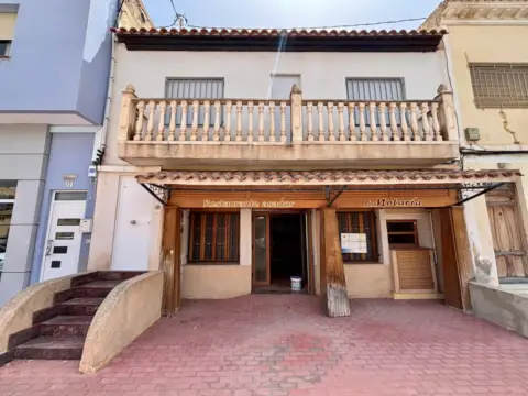 Local comercial en Avenida de Ginés Campos, 1