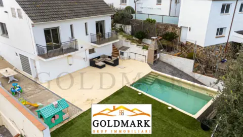 Casa unifamiliar en Carrer de l'Illa, 49