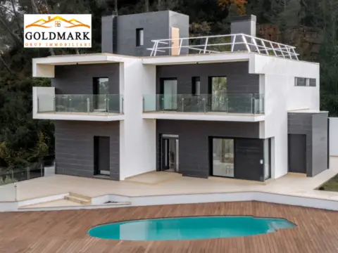 Casa unifamiliar en Avenida Can Montmany, nº 98