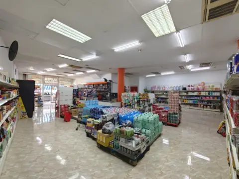 Local comercial en Avinguda Bertran i Serra