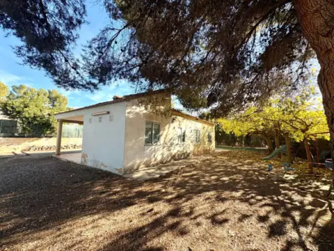 Chalet en Urbanización Terol A