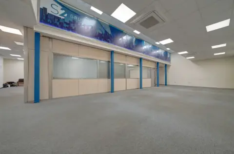 Local comercial en calle Duc de Gaeta