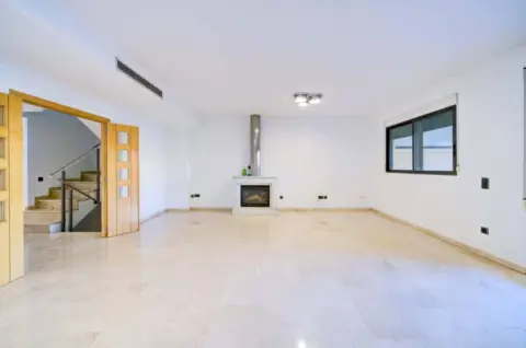 Casa adosada en calle Favanella