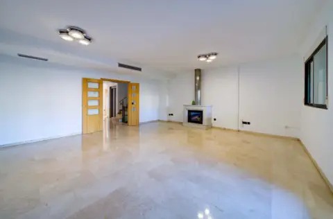 Casa adosada en calle Favanella