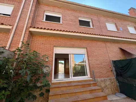 Chalet adosado en Valdeavero