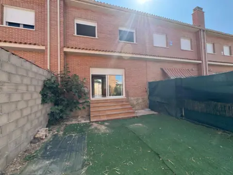 Chalet adosado en Valdeavero
