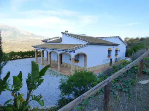 Casa en calle Pantano de La Viñuela