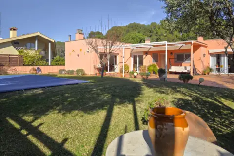 Casa en Avinguda de Mont-ras