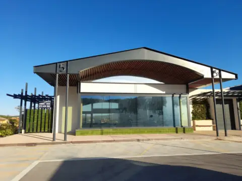 Nave comercial en Avinguda Catalunya, 2