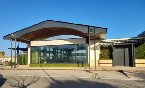Nave comercial en Avinguda Catalunya, 2