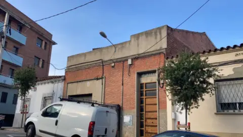 Commercial building in Carrer de Ripoll, 42