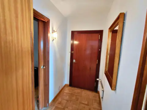 Piso en calle de Fermín Caballero, 64