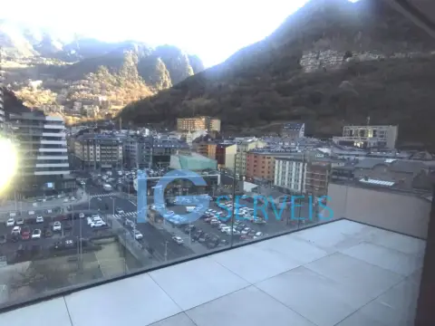 Piso en Avenida del Consell de La Terra