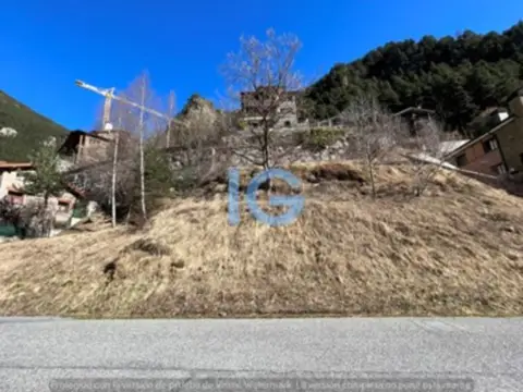 Terreno en calle General D´Arinsal