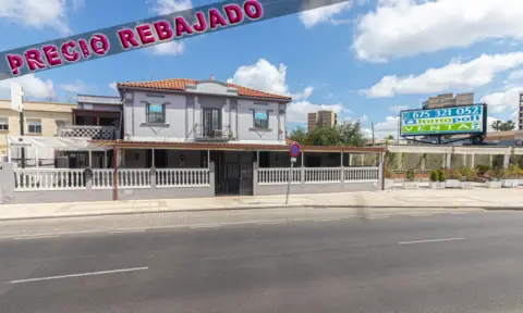 Local comercial en Avenida de Adolfo Díaz Ambrona, 36
