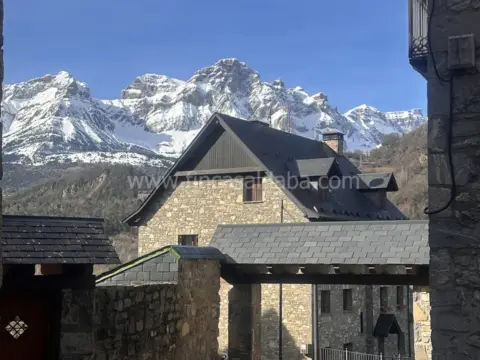 Piso en calle de los Caldares