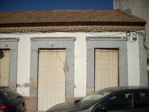 Terreno en calle del Falcón