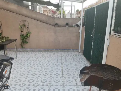 Casa en calle del Mar Cantábrico